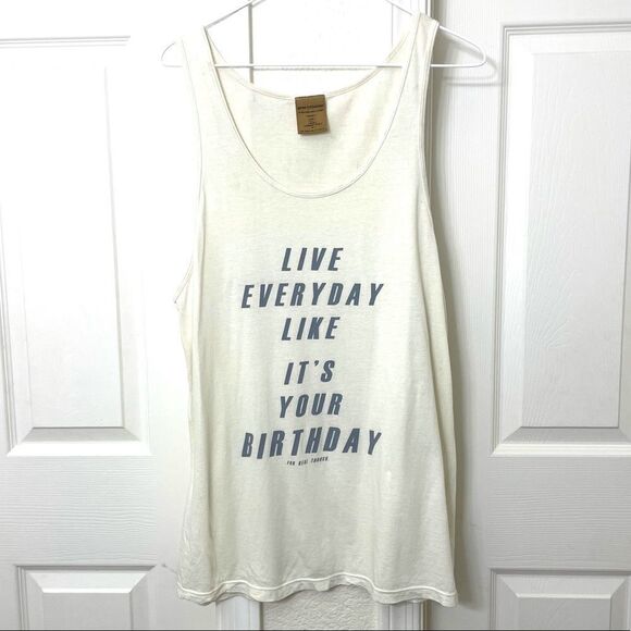 Good hYOUman Live Everyday Like It’s Your Birthday Cream Tank Top Size M - Picture 1 of 12